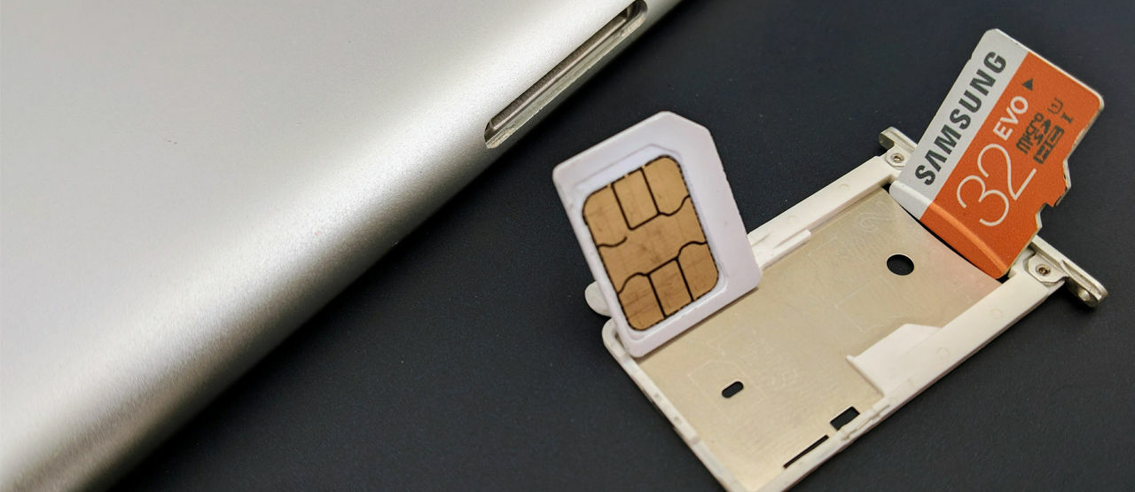 Смартфон ячейка гибрид SIM 2. Как выглядит гибридный слот\.