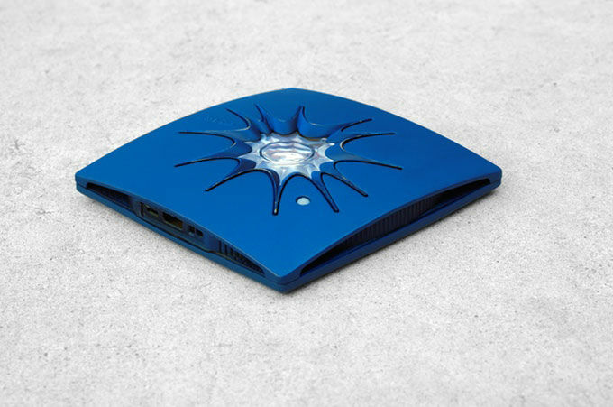 smartphone-solar-charger-little-sun-charge