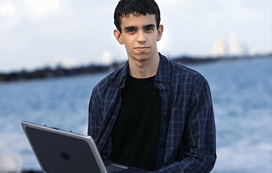 12 anak muda terkaya lewat internet 7