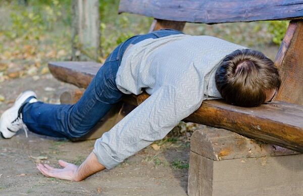 GAMBAR8-exhausted-man