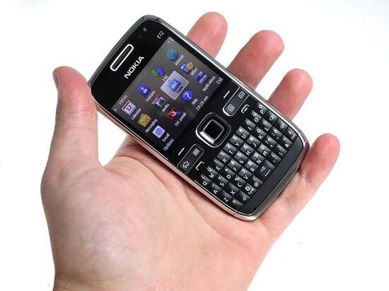 Kelebihan ponsel biasa dibanding smartphone (5)