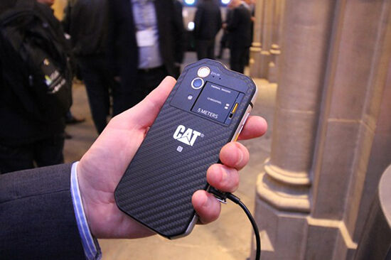  CAT S60 Smartphone Tahan Banting dengan Kamera Pendeteksi 