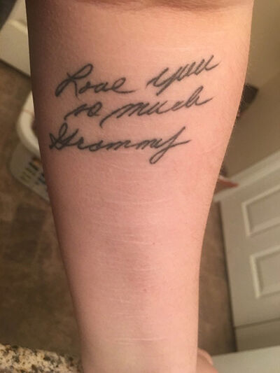 Di Bawah Dada 15 Tattoo Ini Ternyata Menutupi Bekas Luka 