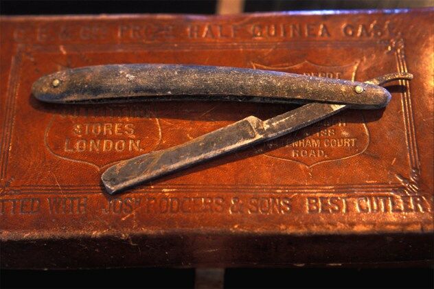 razor blade