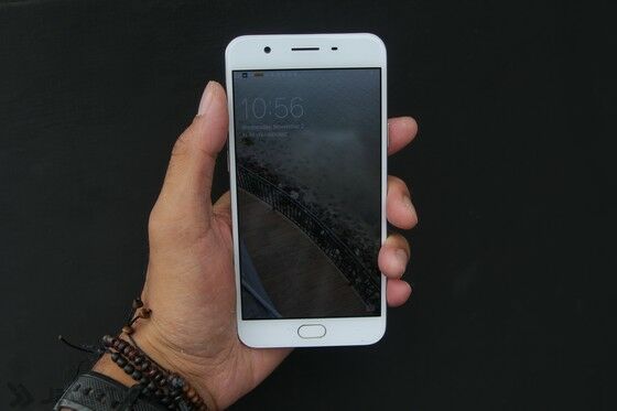Review Oppo F1s 18