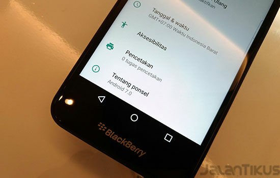 Kelebihan Blackberry Aurora 6