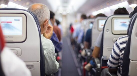 Duduk lama di pesawat bisa terkena trombosis