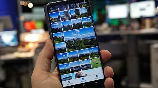 104520863 S8 Google Photos530x298