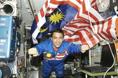 Pengakuan Astronot Muslim Tentang Bumi Bulat Dan Datar 1