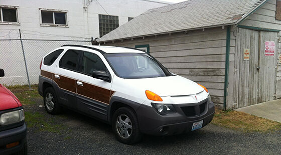 Ngakak! Inilah 20 foto modifikasi mobil paling aneh di dunia