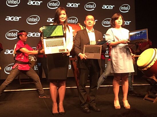 Foto Acara Leny Ng Sales Director Acer Indonesia Herbet Ang President Director Acer Indonesia Dianah Head Of Consumers Products