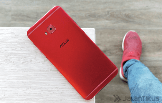 Review Asus Zenfone 4 Selfie Pro 3