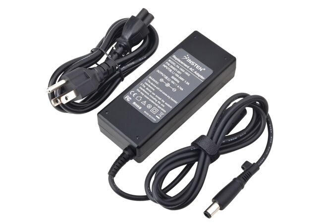 Mitos Bahaya Ngecas Laptop 1
