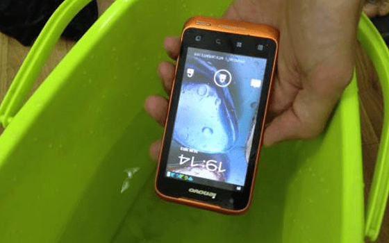 Smartphone Tahan Air Terbaik 8