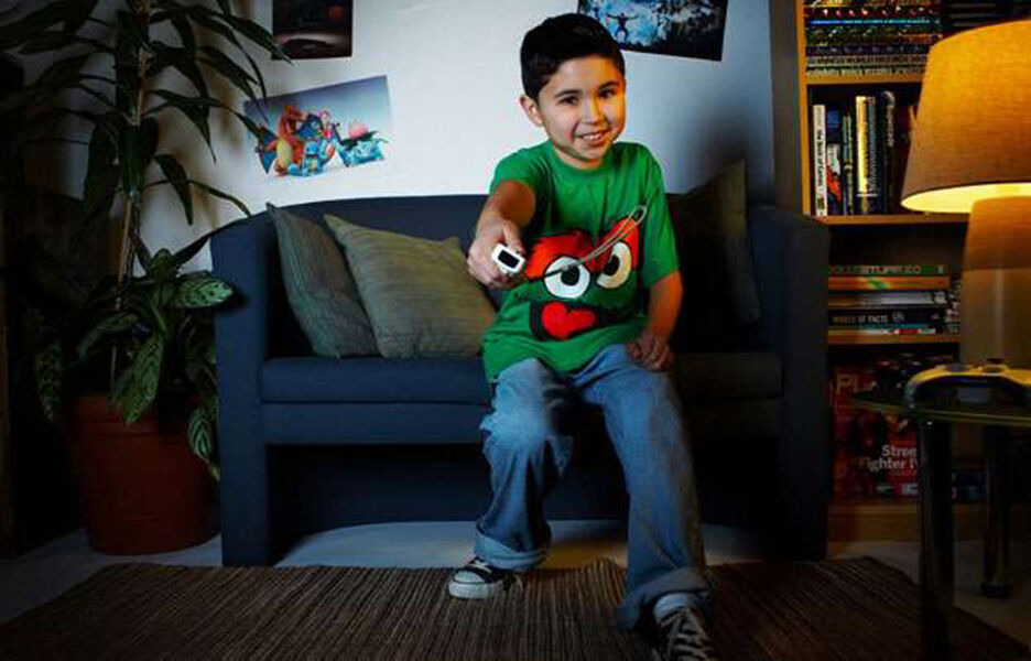 Golden Book Of World Records Youngest Professional Video Gamer Victor De Leon III From New York United States Ff8b4