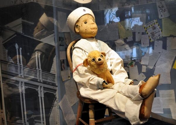 Robert The Evil Doll B9f54