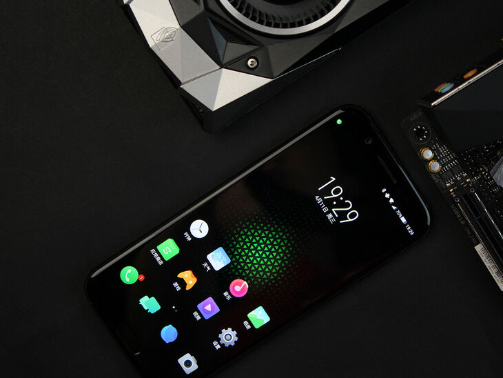Xiaomi-Black-Shark-1