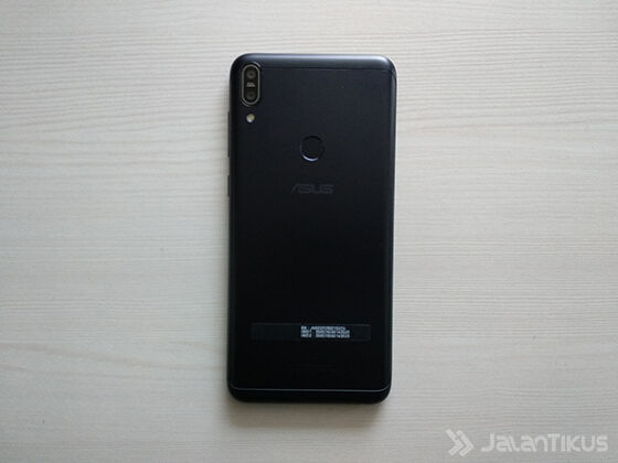 Asus Zenfone Max Pro M1 Tampak Belakang 03f10