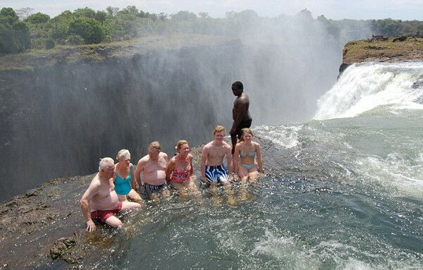 People At Devils Pool Picsay Dfe4e