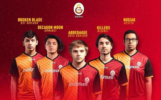 Klub Sepak Bola Profesional Dengan Divisi Esports 10 00f02
