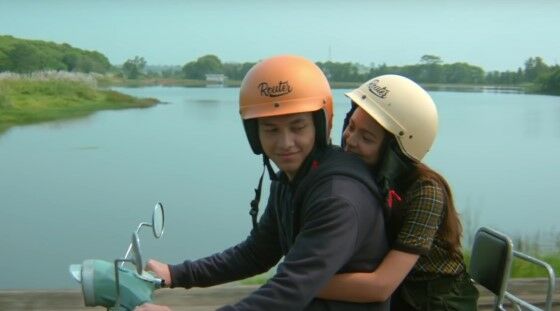 Nonton Film Something In Between 69e26