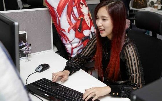 Cewek Kpop Jago Game 2 33d06