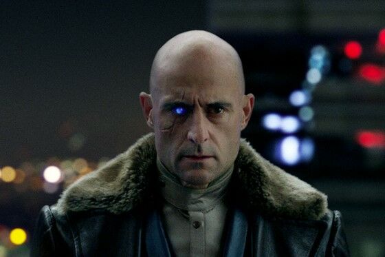 Casting Aktor Terkenal Yang Gagal Total Mark Strong 72e4b