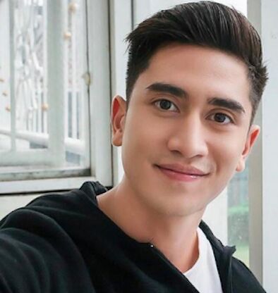 10 Artis Indonesia Yang Memiliki Kekurangan Fisik Cdba4