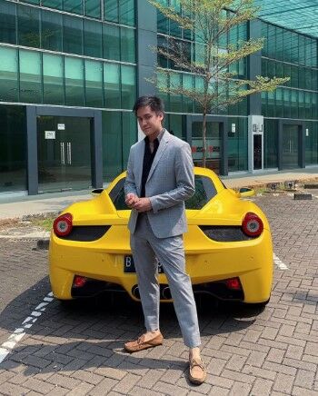 Artis Indonesia Dengan Mobil Sederhana Dafd7