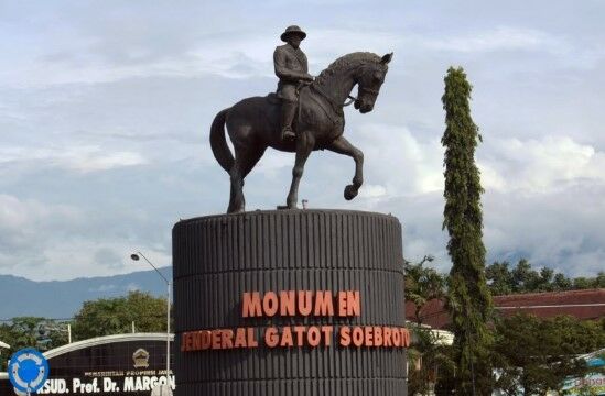 Patung Kuda Kaki Terangkat Satu Jenderal Gatot Soebroto Bd425