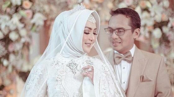 Eddies Adelia Dan Ferry Setiawan Artis Yang Rujuk Setelah Bercerai 0d028