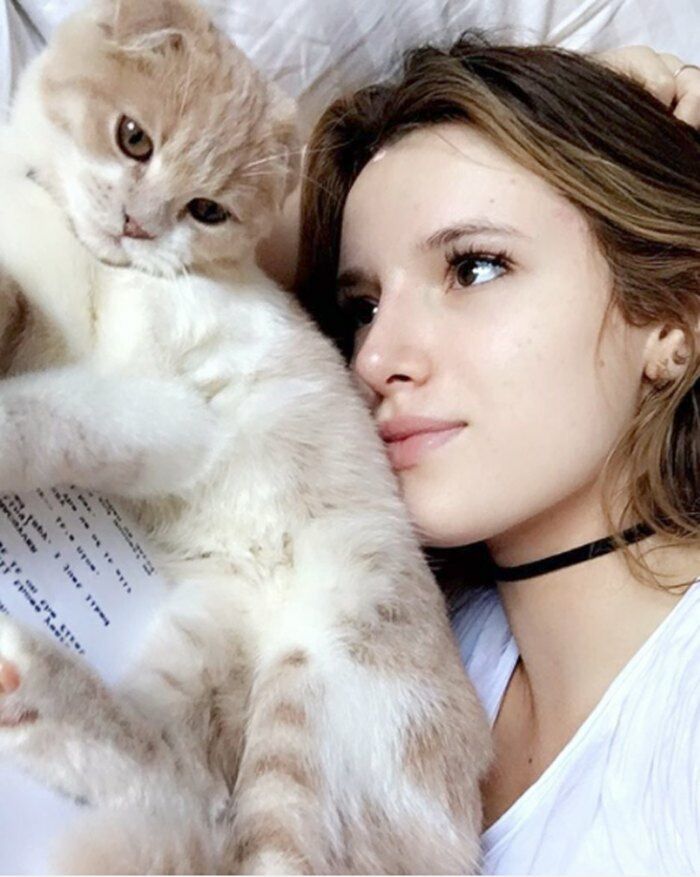 Bella Thorne 7f933