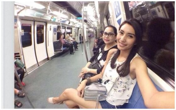 Artis Indonesia Yang Suka Naik Angkutan Umum Pevita Pearce 521cf