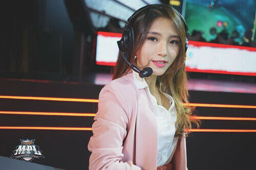 Clara Mongstar 59a85