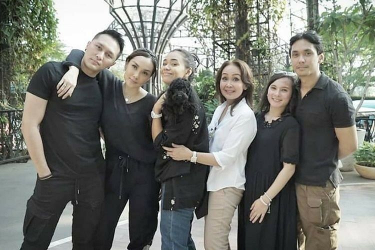 Demian Aditya Dan Adinia Wirasti Ba1fc