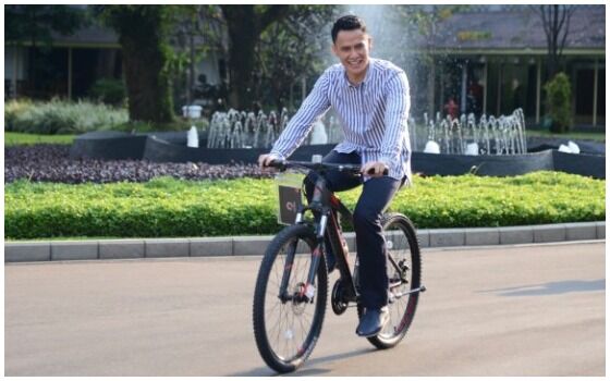 Artis Indonesia Yang Dapet Kado Dari Jokowi Choky Sitohang Bcc7f