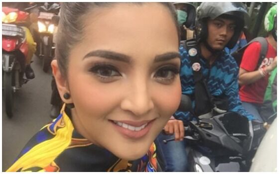 Potret Artis Indonesia Terkenal Yang Naik Ojek Online Ashanty Dc462