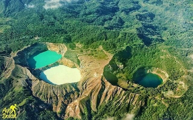Danau Tiga Warna D402f