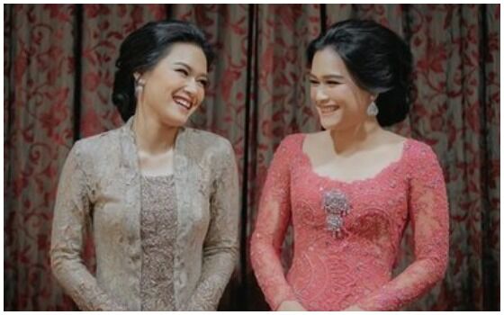 Artis Kembar Yang Kompak Berkarir Di Dunia Hiburan Twindy Dan Twinda Ba406