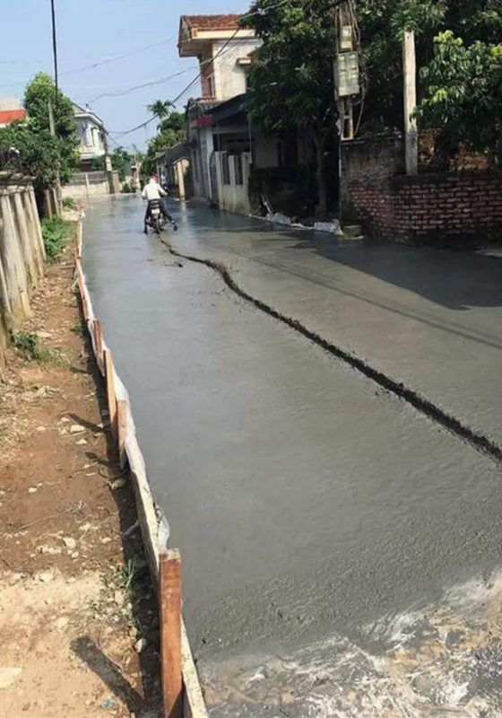 Emak Rusak Aspal Baru 2390b