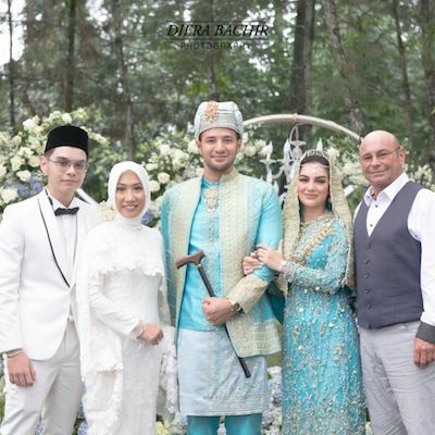 Artis Adik Beradik Blasteran Fd566