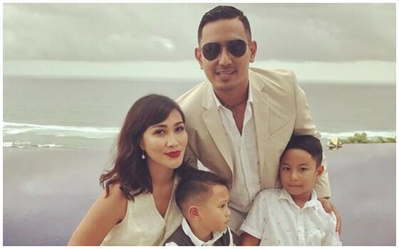 Artis Indonesia Ini Menikah Di Luar Negeri Rio Febrian Dan Sabria Kono 40abb