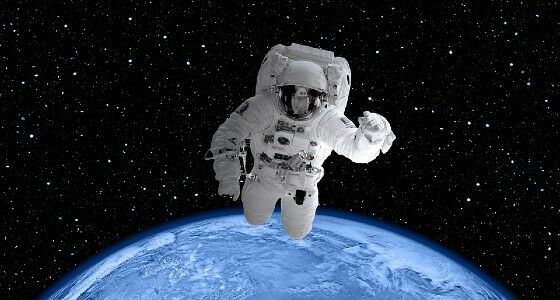 Astronaut Di Luar Angkasa D2c15
