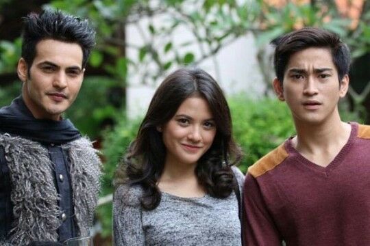 Foto Artis Bollywood Main Sinetron Indonesia Custom F4676