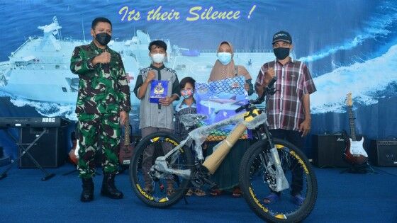 Tni Beri Hadiah Kepada Ridho 80ee0