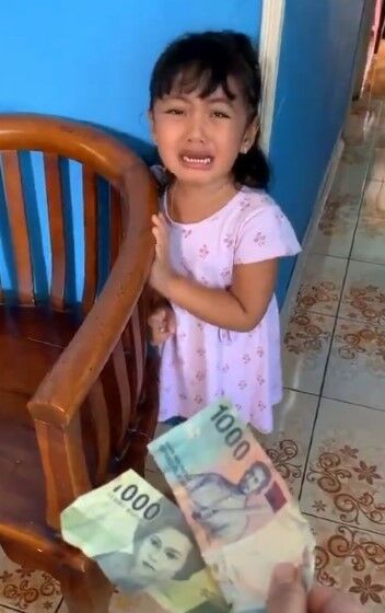 Anak Kecil Nangis Lihat Uang E752f
