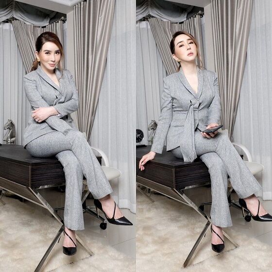 Gaya Eksekutif Anne Jakrajutatip 08506