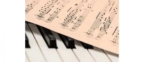 10 Lagu dengan Chord Gitar Mudah untuk Pemula