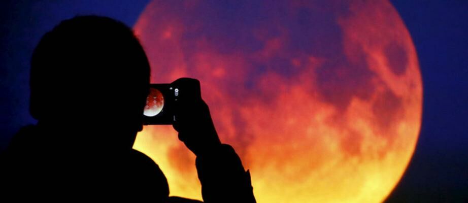 10 Cara Memotret Gerhana Bulan Total, Super Blood Moon 28 Juli dengan Kamera Smartphone
