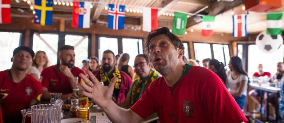 Regulasi Nobar Piala Dunia 2022 di Indonesia: Izin Hak Siar & Info Tempat Nobar Resmi